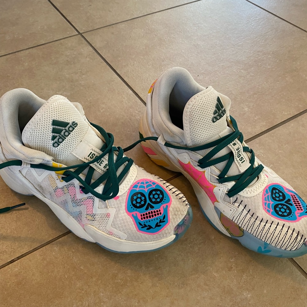 Boys Donavon Mitchell Issue 2 Skulls basketball shoes!! 🏀